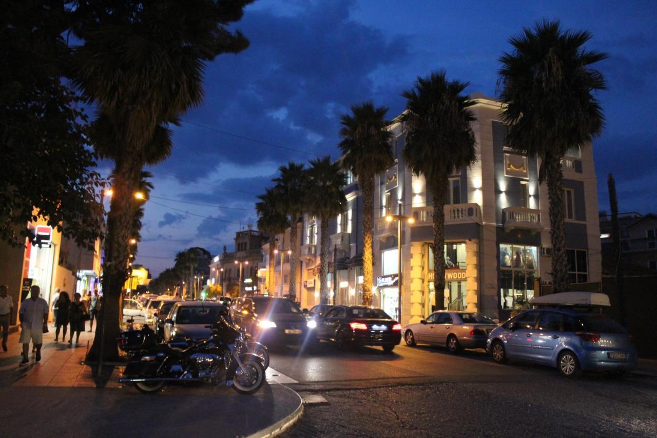 Hotel Veliera Durres Exterior photo